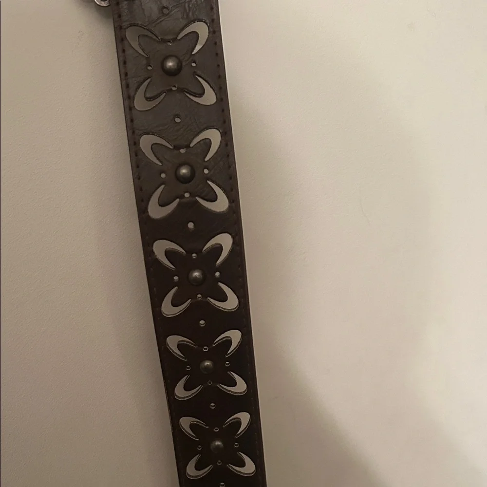 Brown Leather Western Belt with Rhinestone Floral Buckle – Boho Cowgirl Style - Picture 9 of 12
